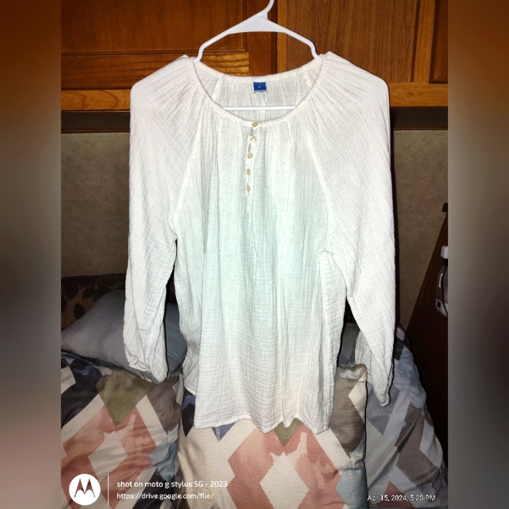 Old Navy... 3/4 Sleeve Blouse